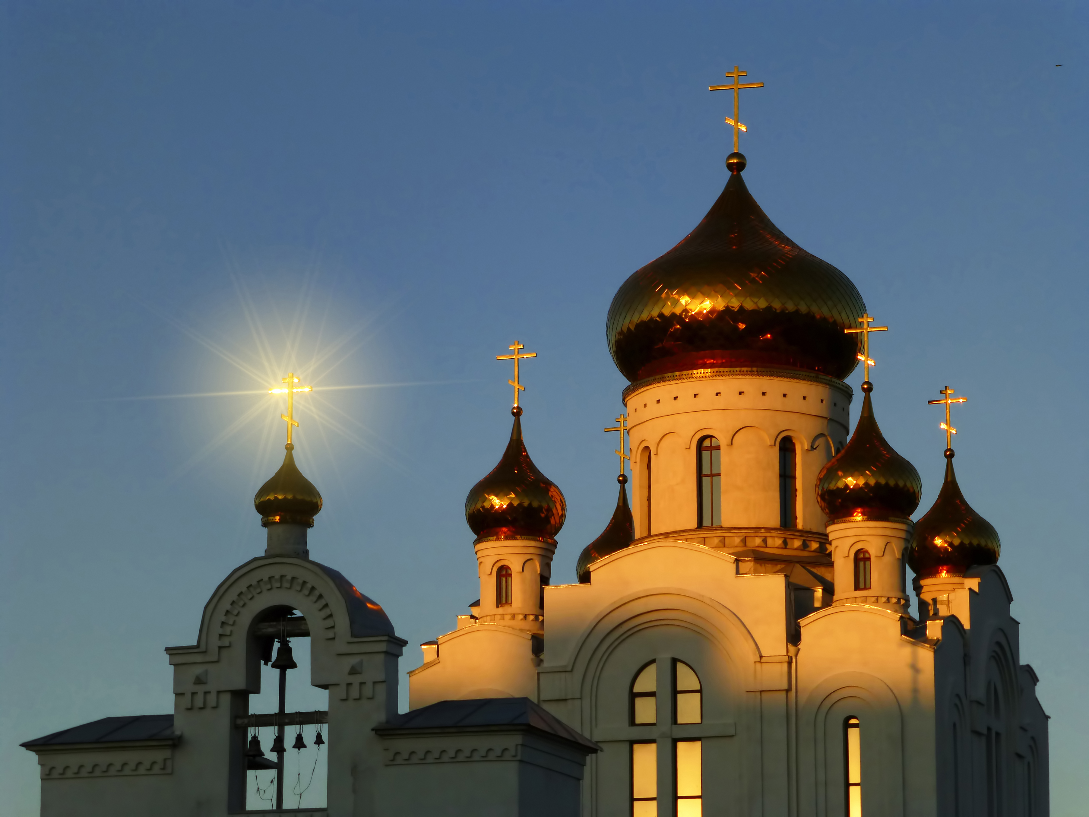 Купающиеся в лучах чужой славы